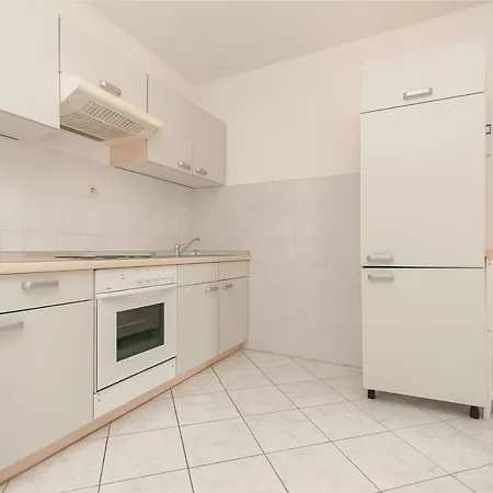 Apartments Rubic Omis- 230M From Sandy Beach Duce Exterior photo