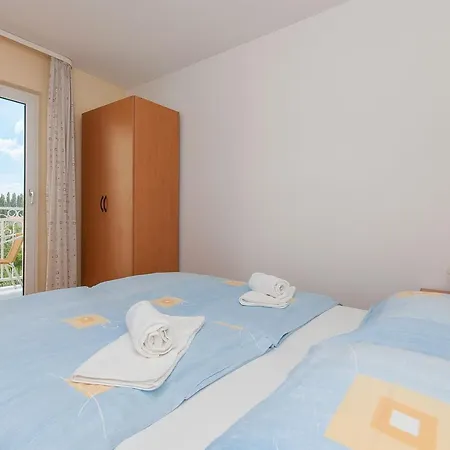 Apartments Rubic Omis- 230M From Sandy Beach Duce Exterior photo