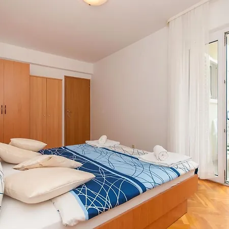 Apartments Rubic Omis- 230M From Sandy Beach Duce Exterior photo