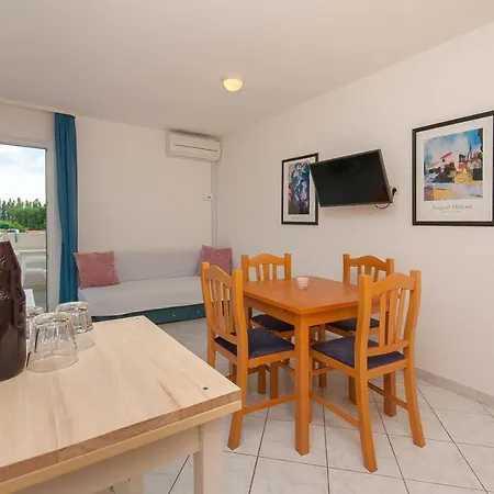 Apartments Rubic Omis- 230M From Sandy Beach Duce Exterior photo