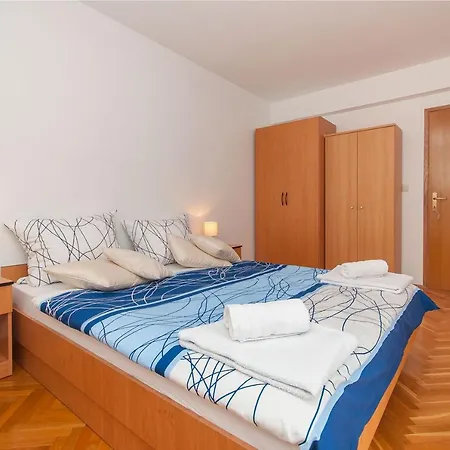 Apartments Rubic Omis- 230M From Sandy Beach Duce Exterior photo