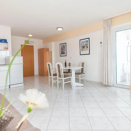 Apartments Rubic Omis- 230M From Sandy Beach Duce Exterior photo