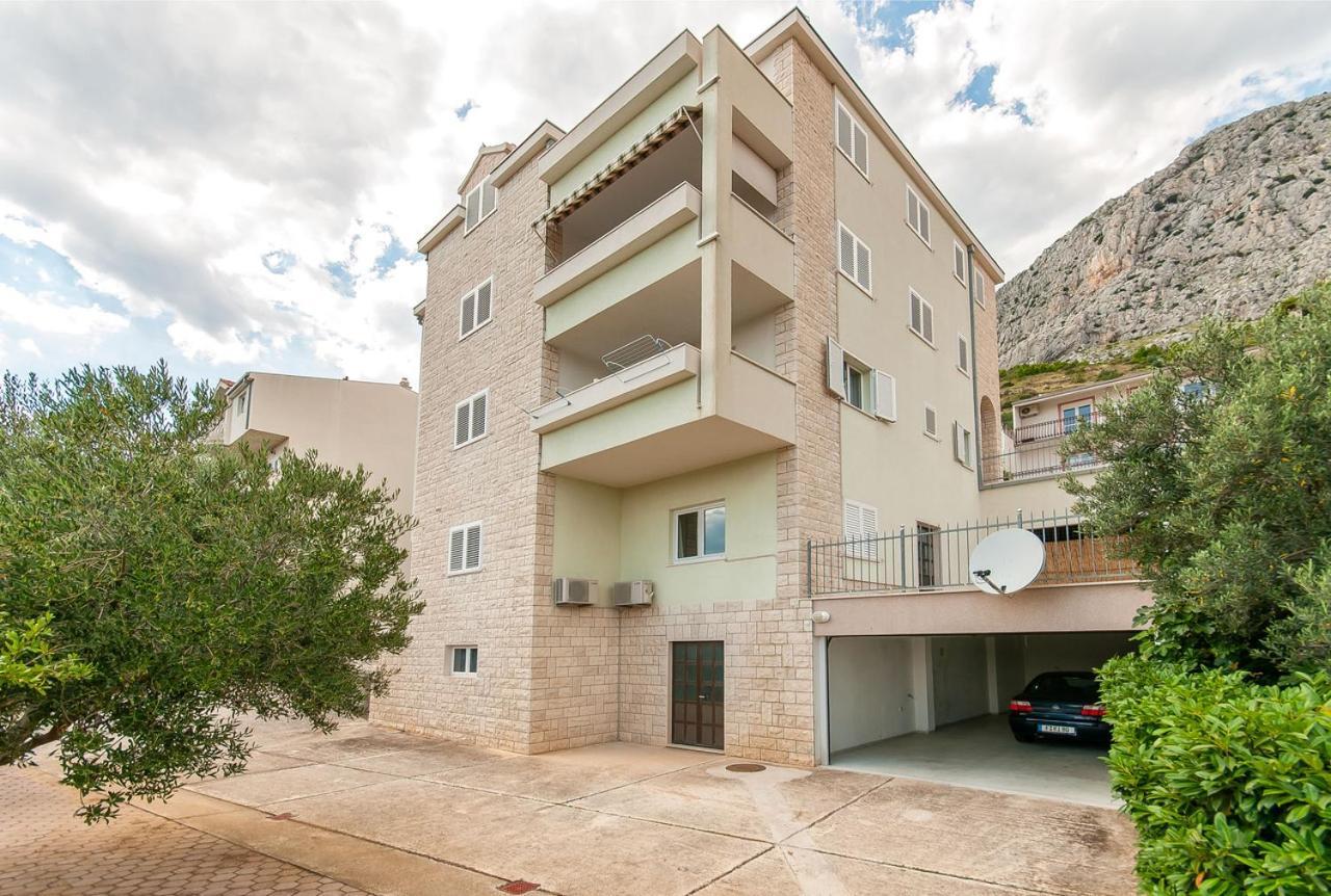 Apartment Rubic Omis- 230m From Sandy Duce
