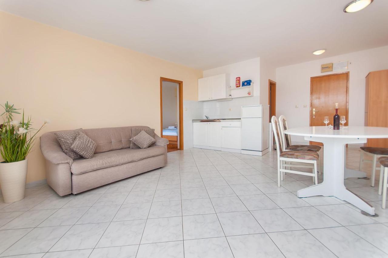Rubic Omis- 230m From Sandy * Duce