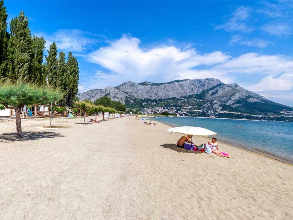 Rubic Omis- 230m From Sandy Apartment
