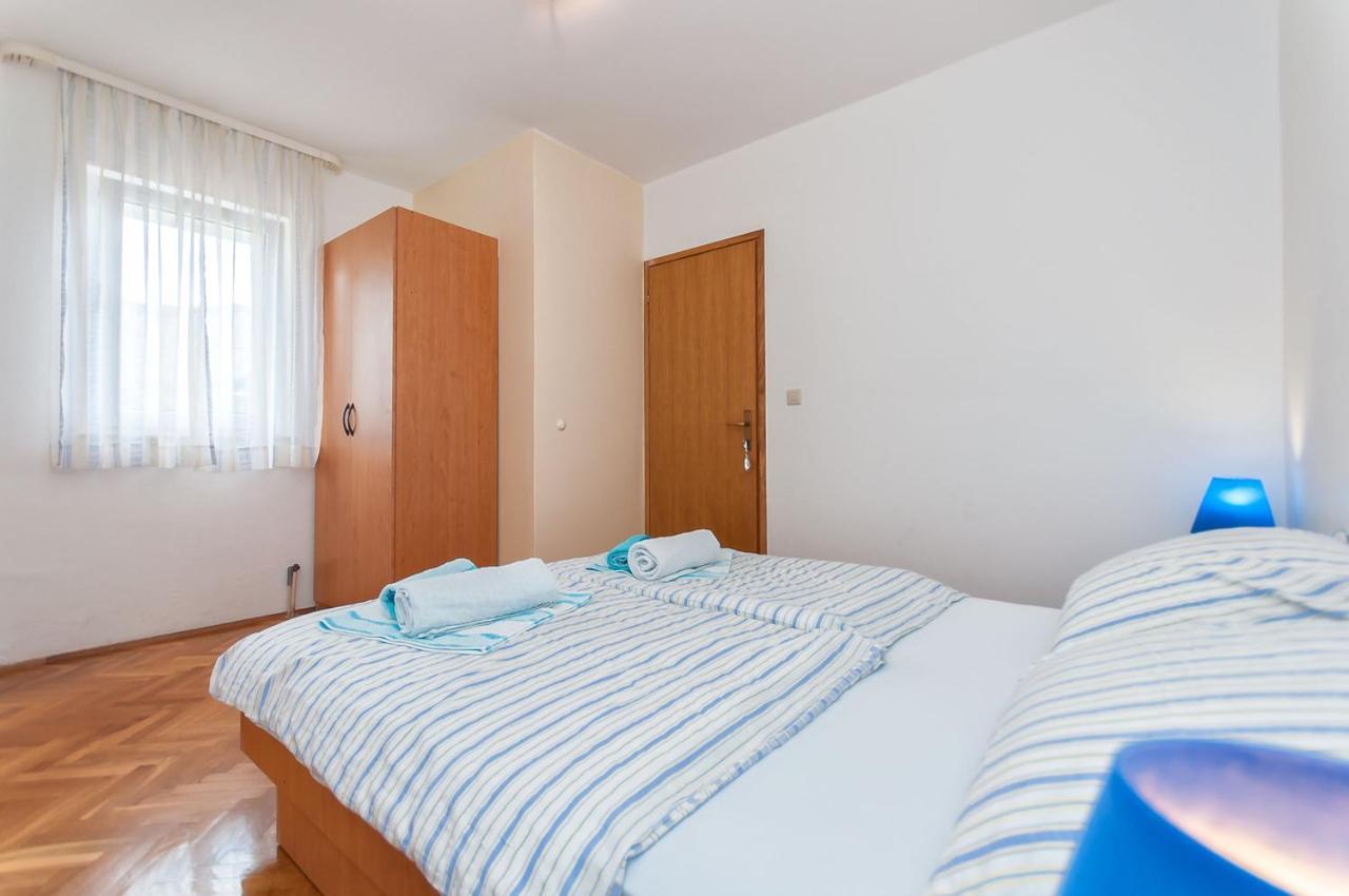 Apartment Rubic Omis- 230m From Sandy Duce