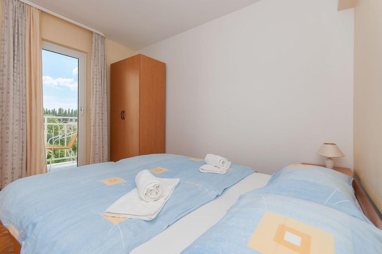 Apartment Rubic Omis- 230m From Sandy *