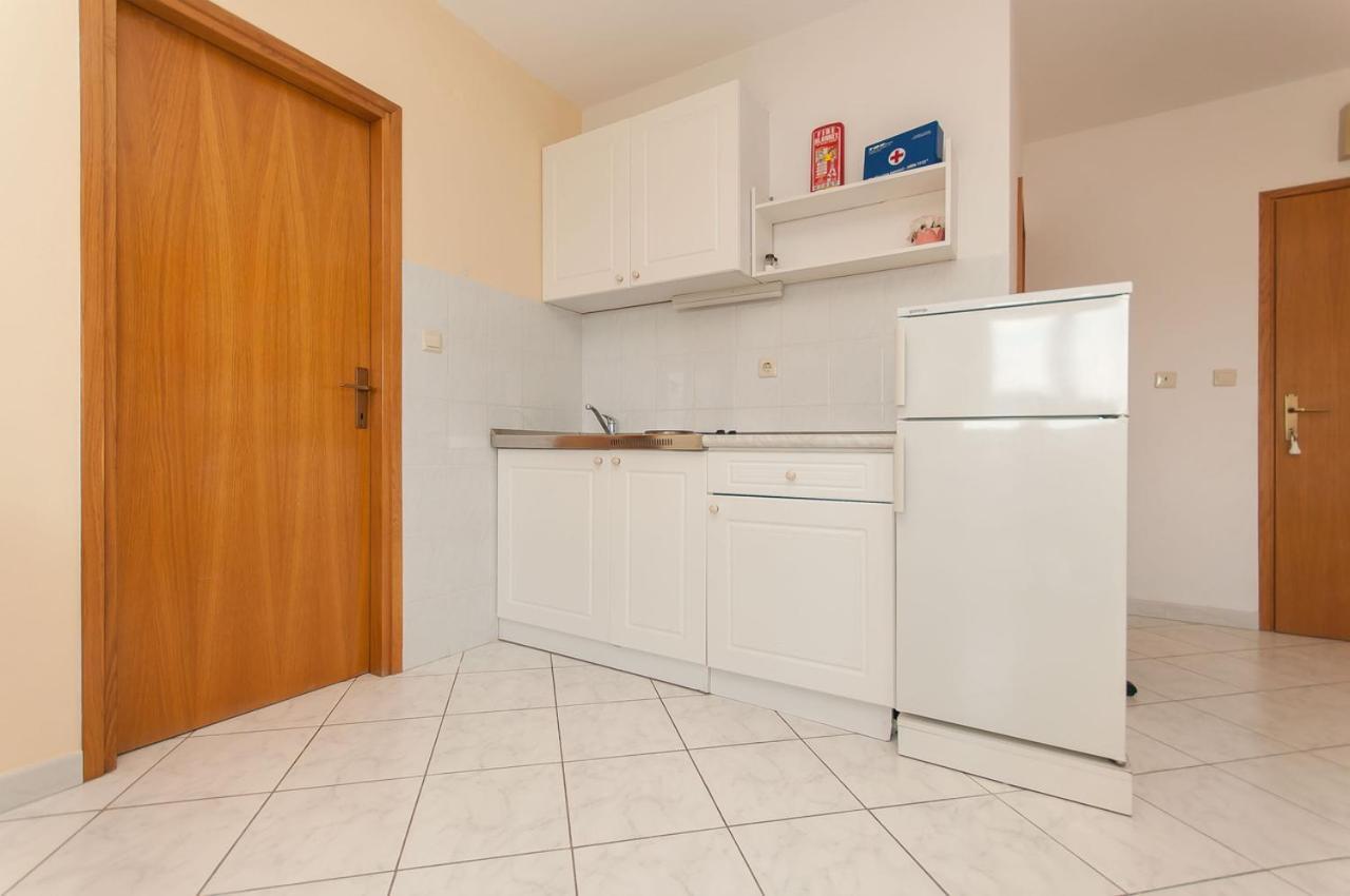 Rubic Omis- 230m From Sandy Apartment *