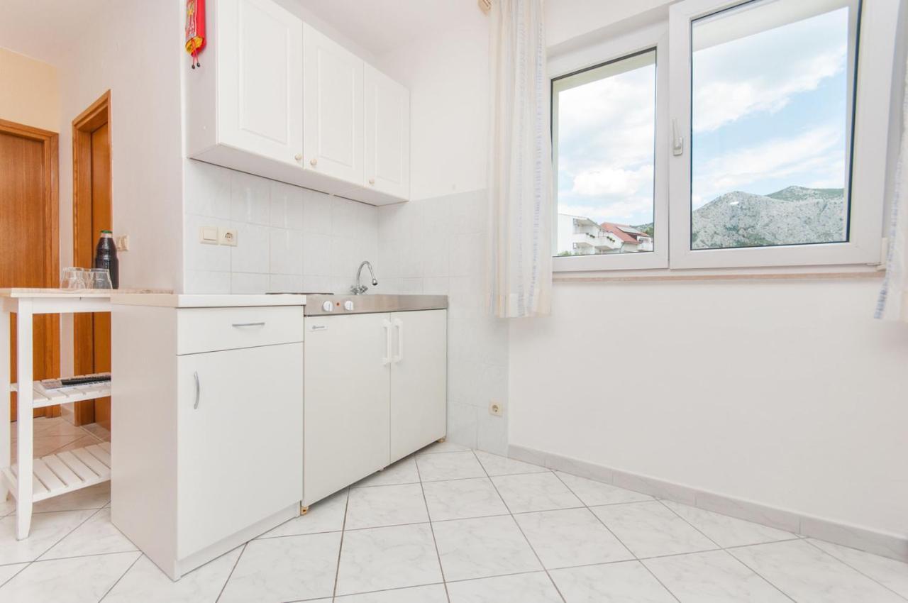 Apartment Rubic Omis- 230m From Sandy Duce